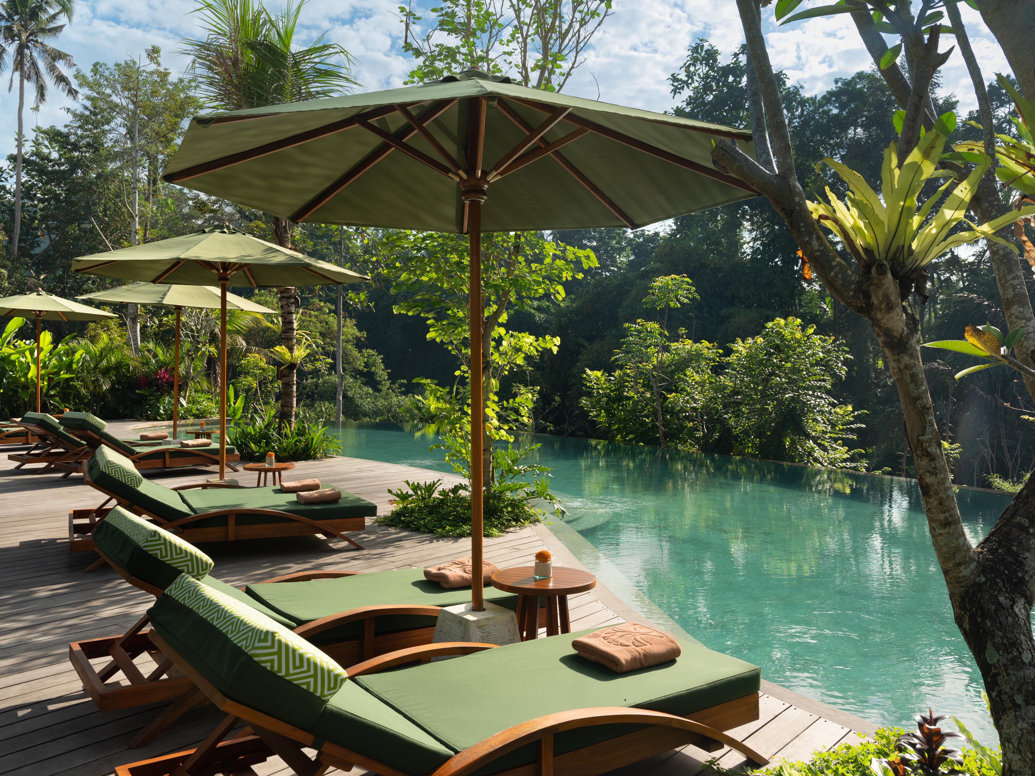 乌布 阿迪瓦娜苏维塔-Chse认证酒店 外观 照片 The resort's swimming pool