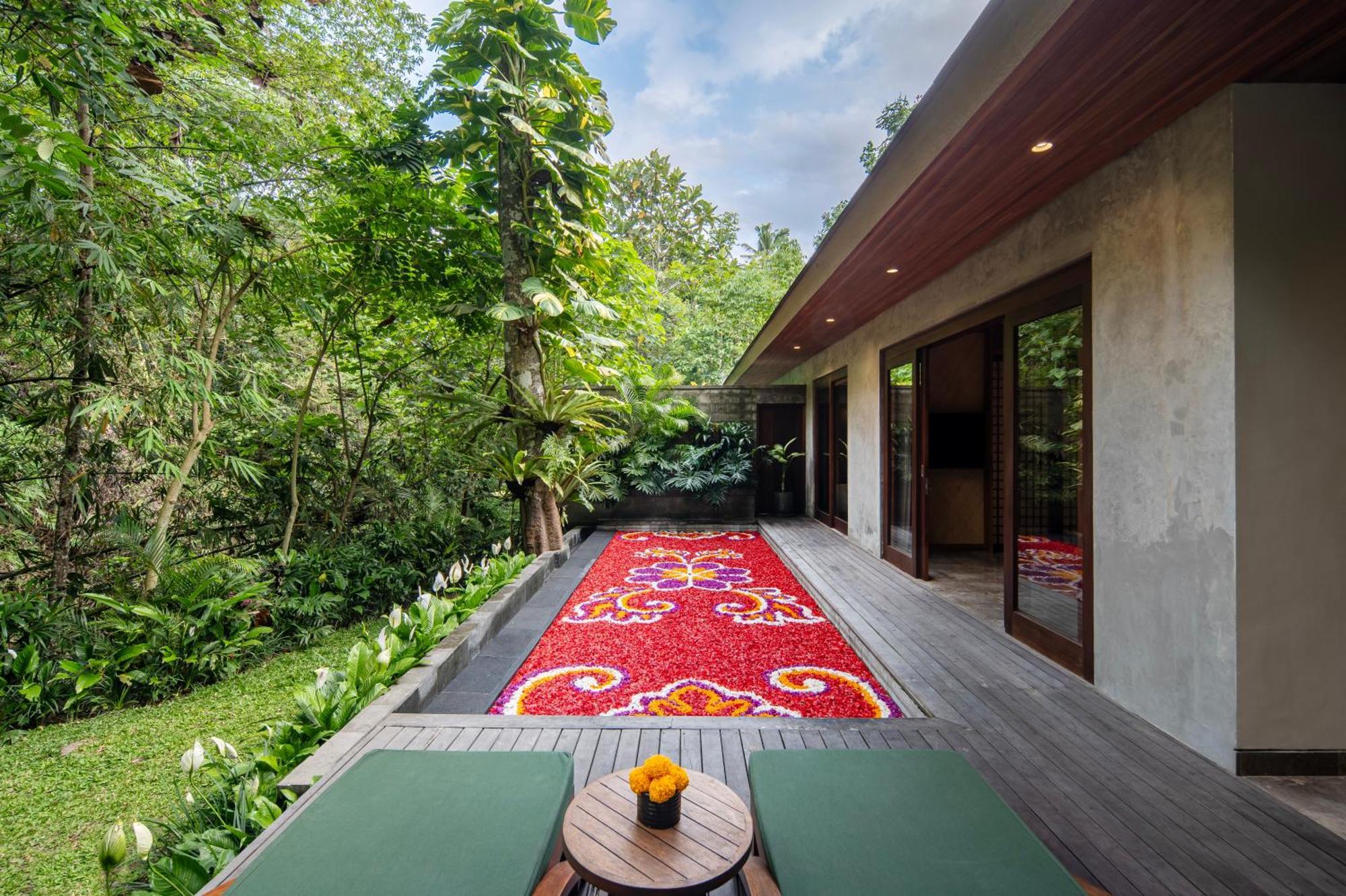 乌布 阿迪瓦娜苏维塔-Chse认证酒店 外观 照片 The private pool of a villa at the resort